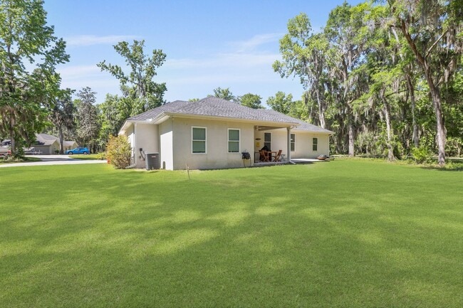 Building Photo - 3 Bedrooms, 2.5 Baths, and Endless Coastal Charm in Townsend, GA