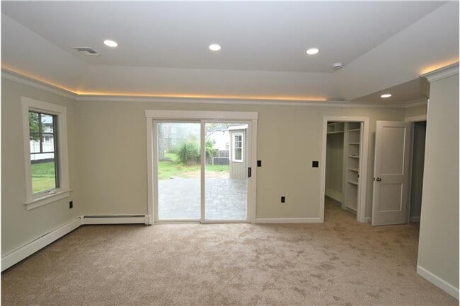 Building Photo - 324A Broad St