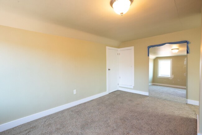 Building Photo - Stunning North Beach 4 bedroom, 3.5 bath with breathtaking view.