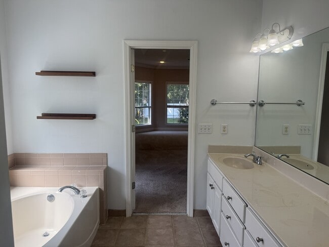 Building Photo - 141 Royal-