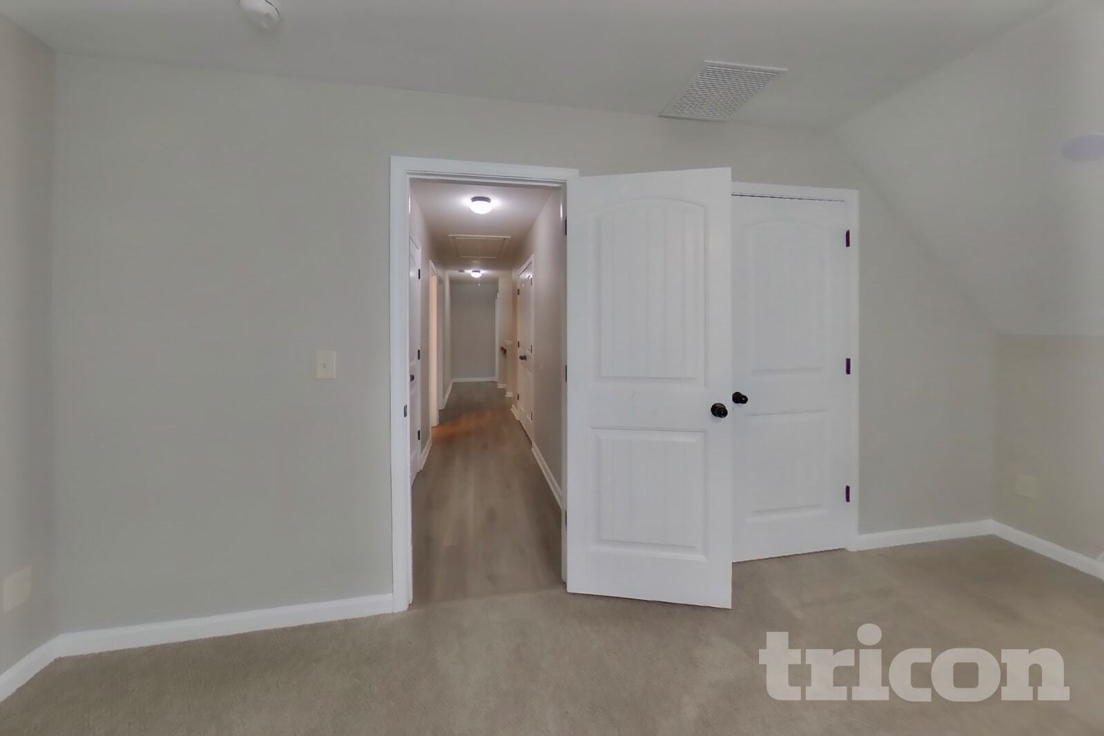 Building Photo - 155 Hickory Hills Dr