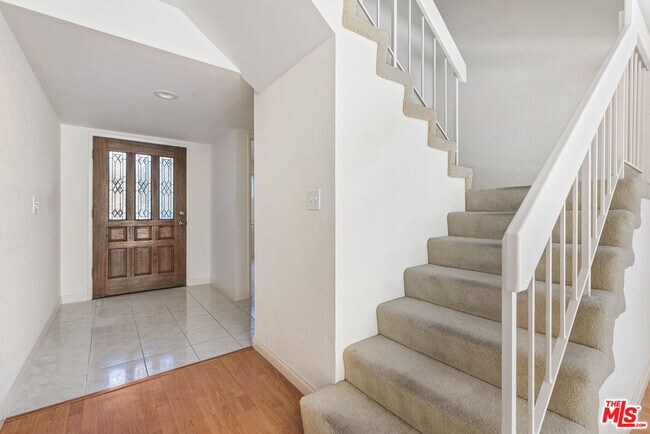 Building Photo - 106 Cresta Verde Dr
