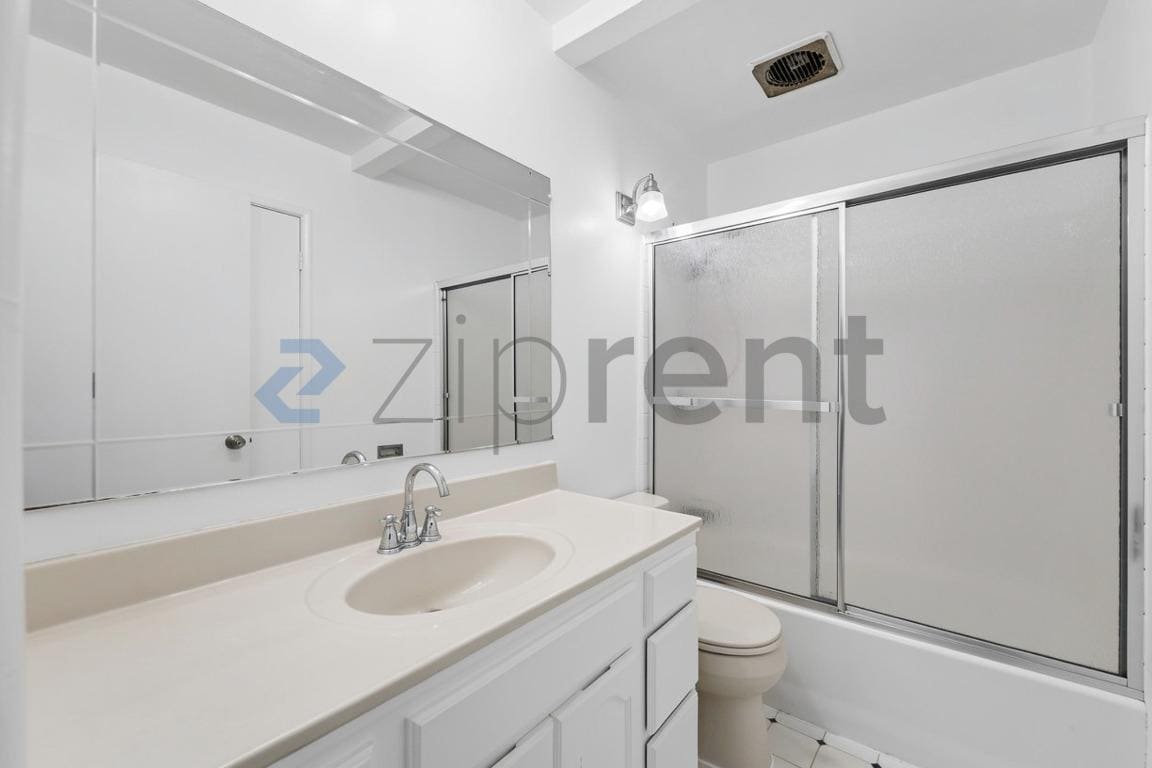 Building Photo - Unit