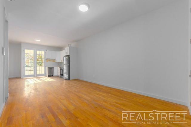 Building Photo - 3 bedroom in BROOKLYN NY 11221