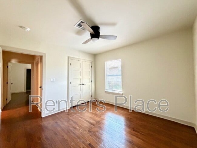 Building Photo - 1425 N Denver Ave