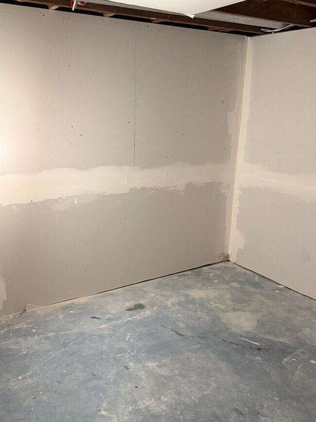 Building Photo - 1201 SW Garfield Ave