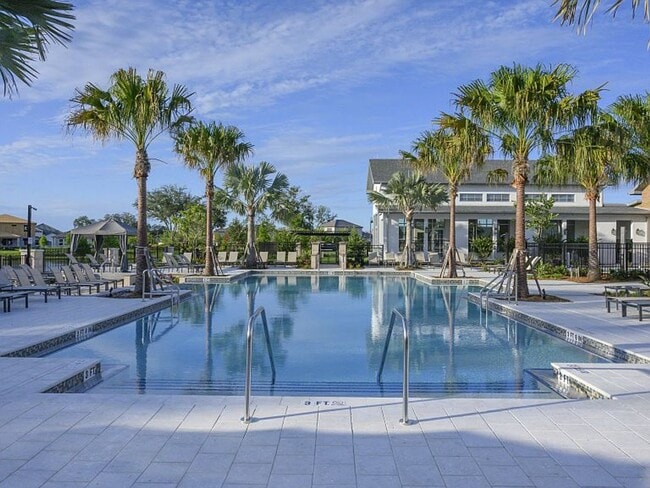 Building Photo - Winter Park  home in a Gated Community