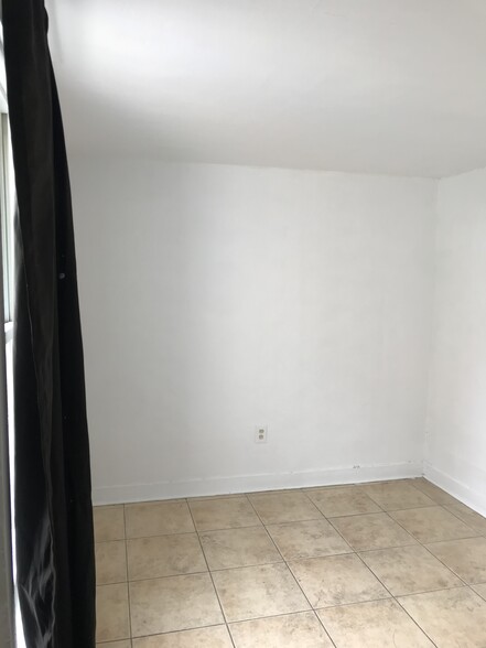 Building Photo - 2007 Broadway St