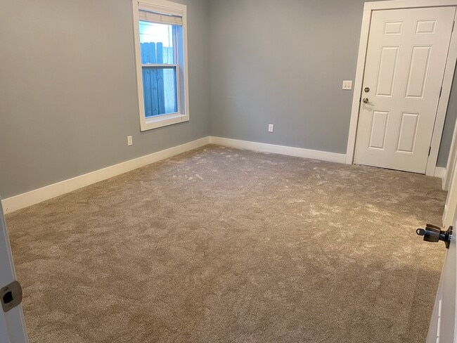 Building Photo - Marlin Pl - PCB