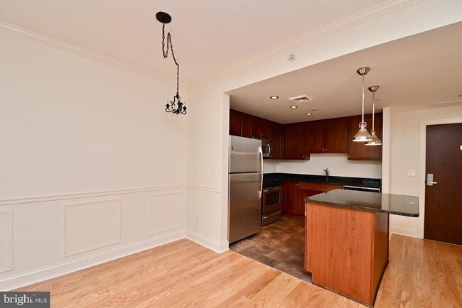 Building Photo - 1020 N Highland St