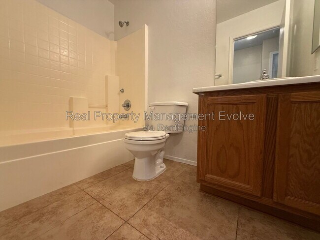 Building Photo - 1813 S 63rd Dr