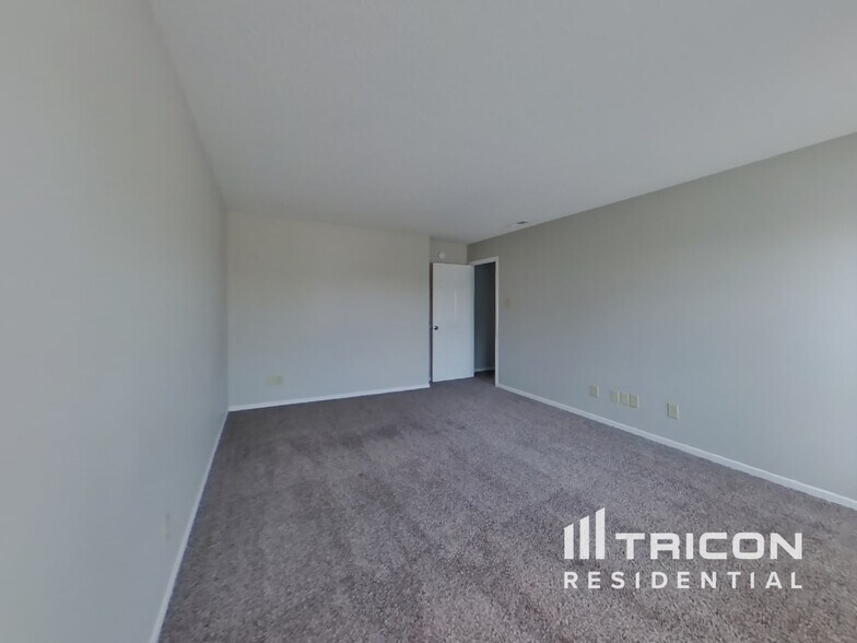 Building Photo - 10823 Firefly Cir