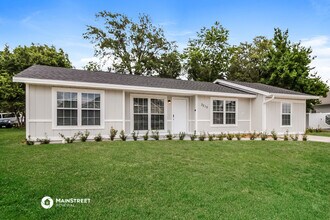 Building Photo - 3 Bedroom Pet-Friendly Home in DELTONA, FL with Main Street Renewal