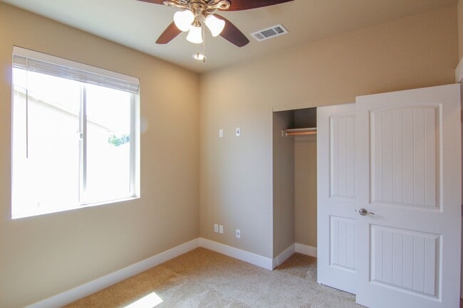 Building Photo - Brand New Build!