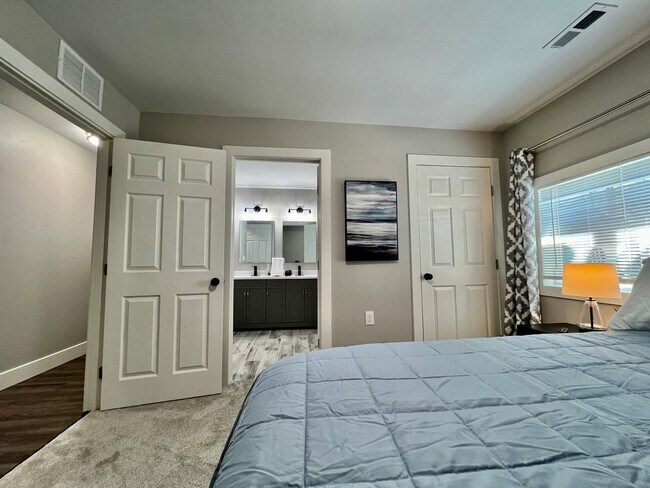 Building Photo - Quaint 4 Bedroom furnished Ranch Home in Mason Ohio