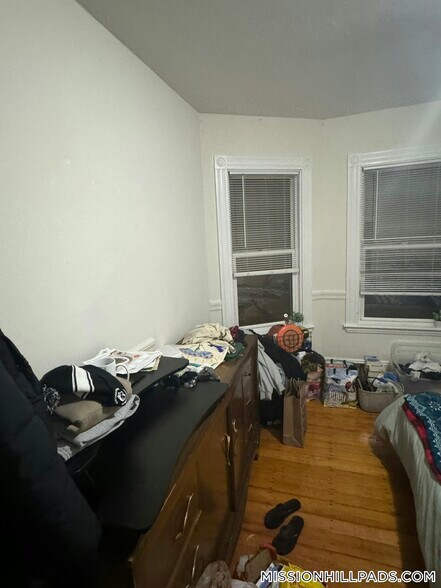 Building Photo - 74 Hillside St