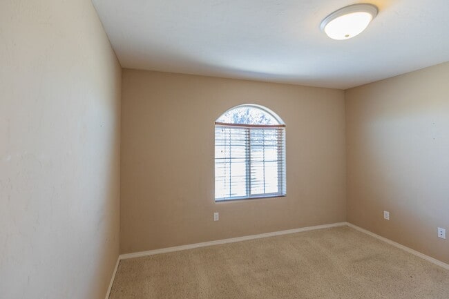 Building Photo - 1491 Tierra Royas
