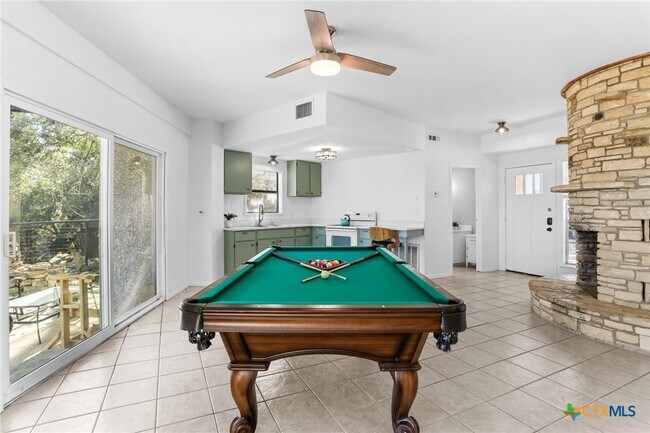 Building Photo - 1433 Riviera Dr
