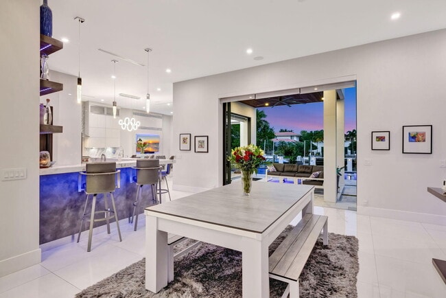 Building Photo - 334 Isle of Capri Dr