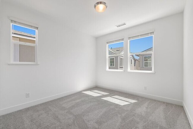 Building Photo - Brand new Arrowcreek Stunner!