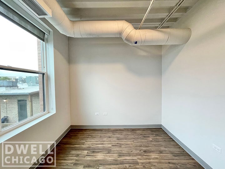 Building Photo - 951 W Dakin St