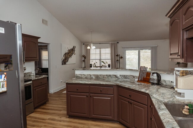 Building Photo - 641 Territory Ln