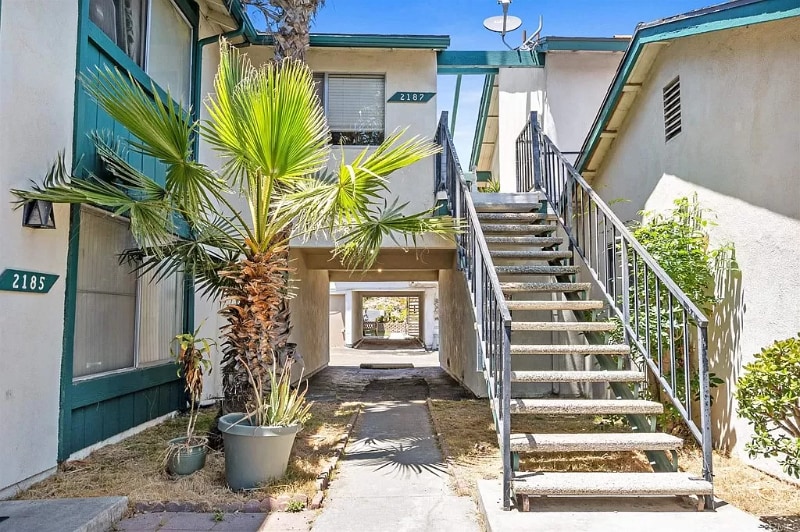 Building Photo - 2185 Via Sonora