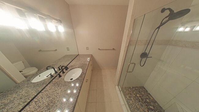 Building Photo - "Chic & Spacious 2-Bed Condo in Sterling Heights – 2.5 Baths & 1383 Sq. Ft. of Comfort!"