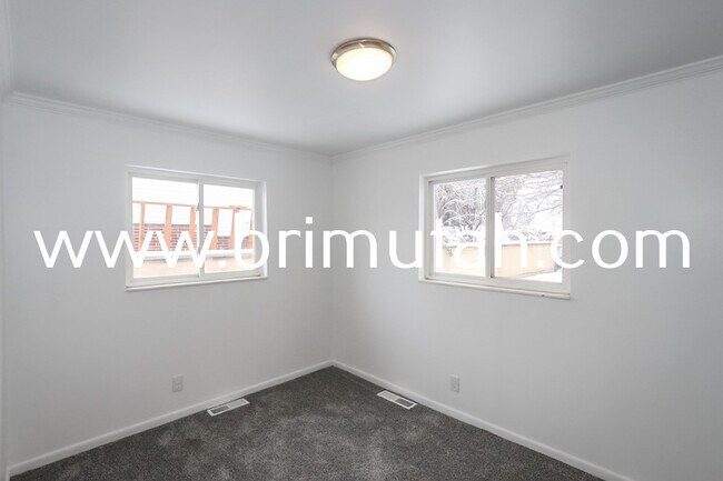 Building Photo - 5856 S 157 W