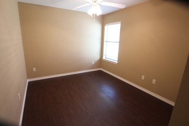 Building Photo - 19391 King Ranch Dr