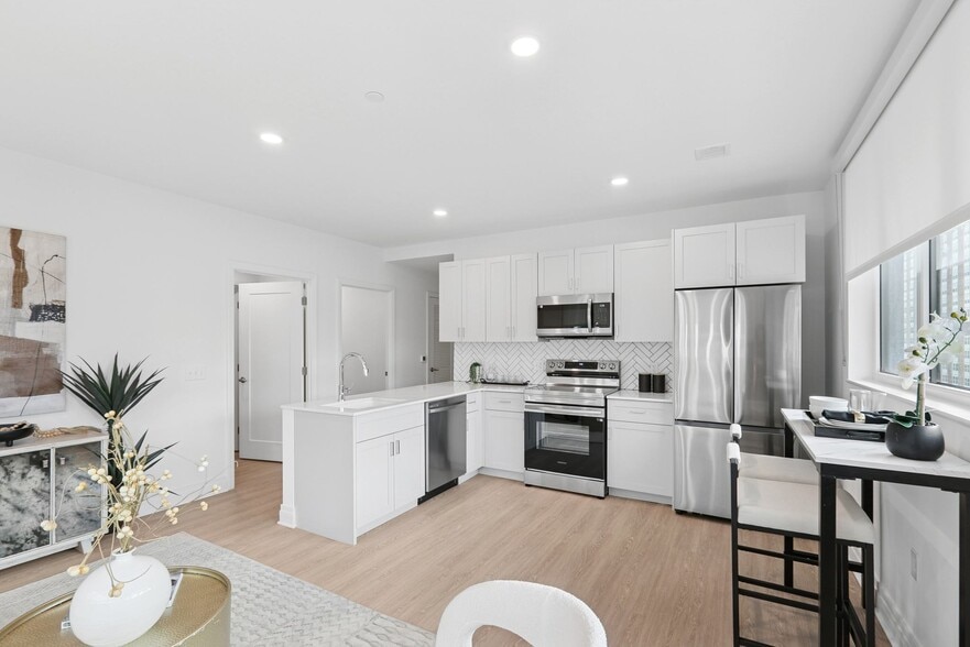 Primary Photo - The Guardian