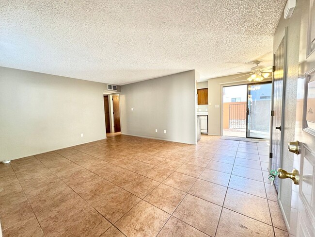 Building Photo - 2BR/1BA/1CP, 837 sq.ft. rental in Sierra V...