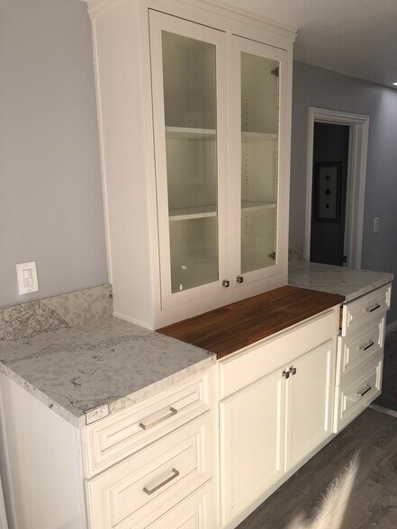 Building Photo - 9310 Dempster Dr