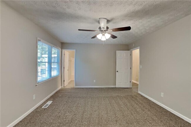 Building Photo - 291 N Briar Ridge