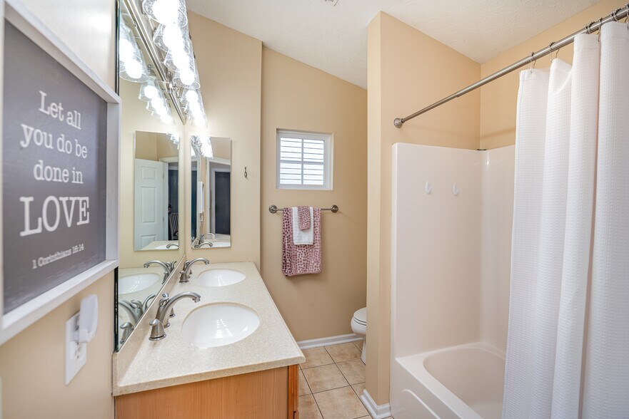 Building Photo - 451 Indian Lake Dr