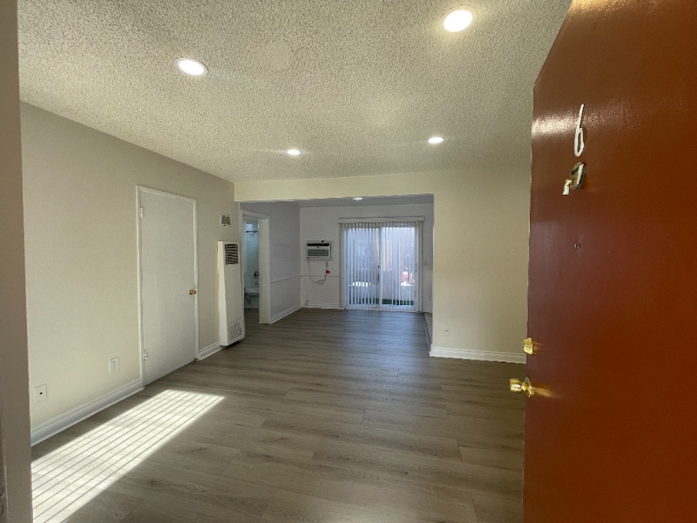 Building Photo - 19405 Haynes St