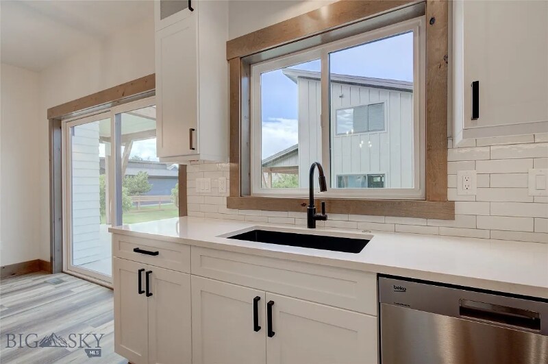 Building Photo - 4559 Alexander St