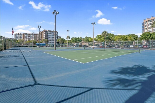 Building Photo - 1200 St Charles Pl