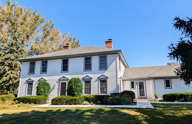 Primary Photo - 12 Oneida Ln