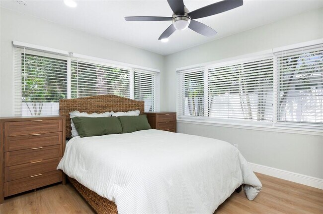 Building Photo - 5840 Dartmouth Ave N