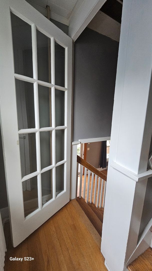 Building Photo - Beautifully updated 3 Bedroom