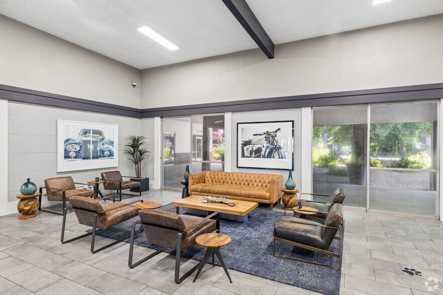 Lobby - The Social Chico®