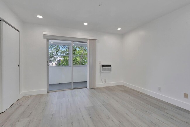 Building Photo - 110 Dorchester E