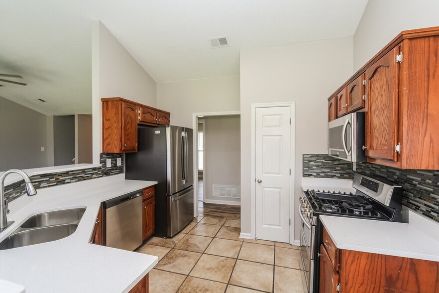 Building Photo - 6708 Kentbrook Dr