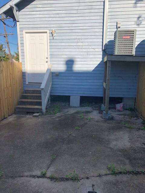 Backyard - 2044 Almonaster Ave