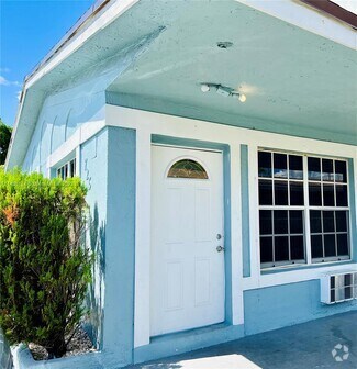 Building Photo - 725 NW 4th Ave