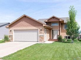 Building Photo - 3300 E Brewster St