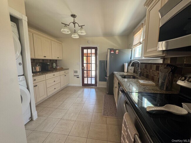 Building Photo - 917 Evergreen Walk