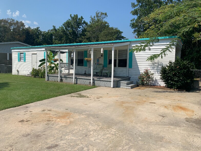 Building Photo - 549 W Beaufort Rd