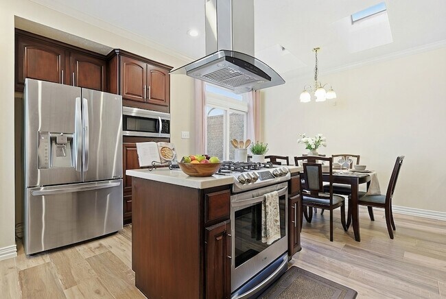 Building Photo - 1527 Orchard Park Dr